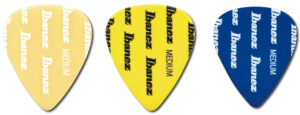 IBANEZ Plektren 0,75 mm Polyacetal ivory/blue/yellow 3 Stück Teardrop Shape Logo Grip