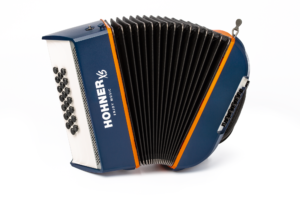 HOA2930 HOHNER Akkordeon, XS, blau-orange, Knopf-Version, Kinder-Tragegeschirr